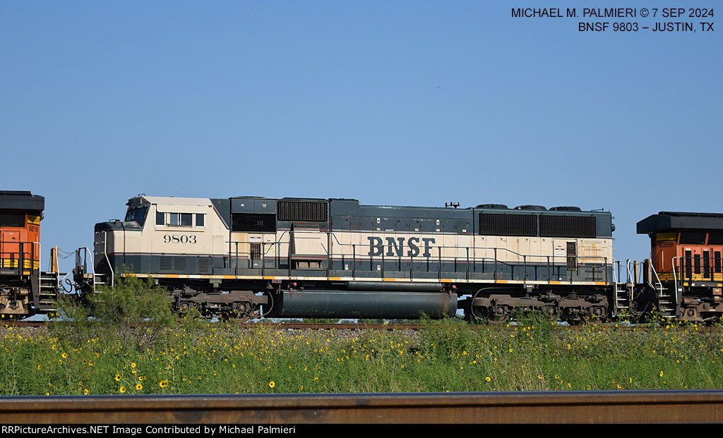 BNSF SD70MAC 9803